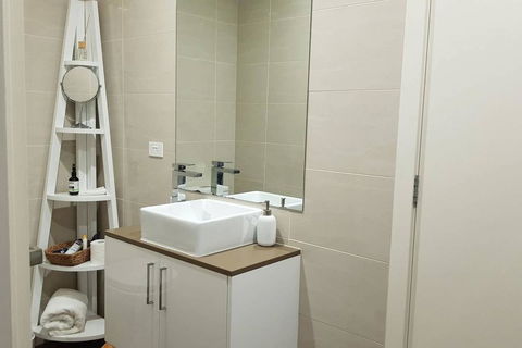 CHELSEA Family Home Close To Beach & Shops - Events Australia 1