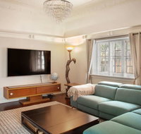 Chic 2 Bedroom Ground Floor Apartment In Trendy New Farm - Events Australia