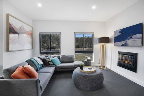 Chloe's Chalet - Tourism Bookings 2