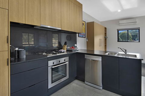 Chloe's Chalet - Tourism Bookings 3