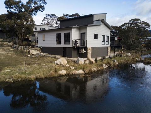 Chloe's Chalet - Tourism Bookings 1