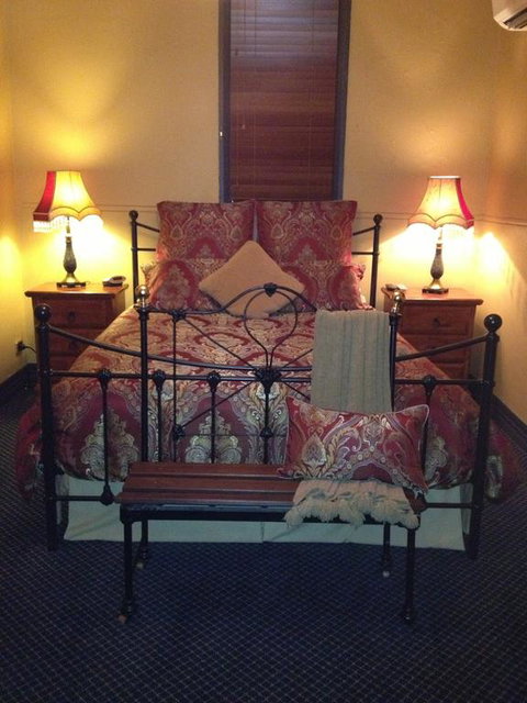 Church House B&B Gundagai - Tourism Bookings 2