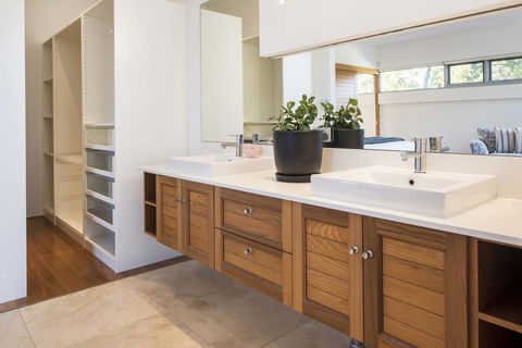 Cinque - Luxury Family Home With Pool Close To Beach And Town - Events Australia 2