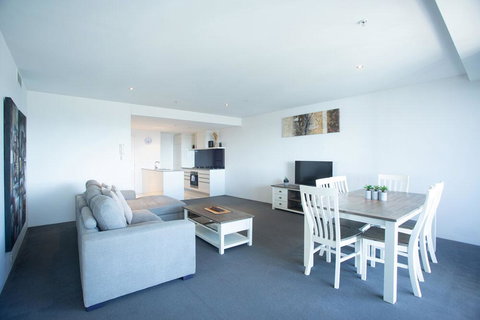 Circle On Cavill - Private Apartments - Events Australia 1