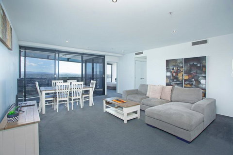 Circle On Cavill - Private Apartments - Events Australia 2