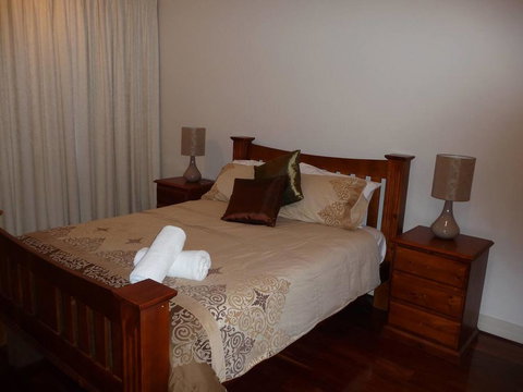 City Getaway 3 Bedroom Adelaide's East End - Events Australia 1