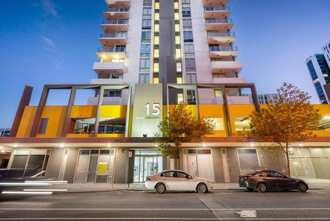 City Rest With Views - High Up Sleeps 4 + Parking - Tourism Bookings 3