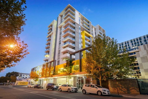 City Rest With Views - High Up Sleeps 4 + Parking - Tourism Bookings 2