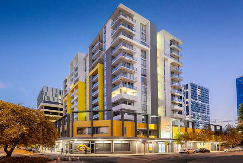 City Rest With Views - High Up Sleeps 4 + Parking - Tourism Bookings 1