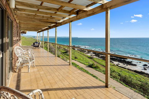 Cliffs End Beach Shack - 105 Gold Coast Drive, Carrickalinga - Events Australia 0
