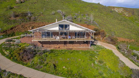 Cliffs End Beach Shack - 105 Gold Coast Drive, Carrickalinga - Events Australia 3