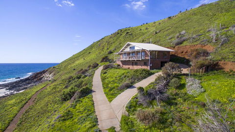 Cliffs End Beach Shack - 105 Gold Coast Drive, Carrickalinga - Events Australia 2