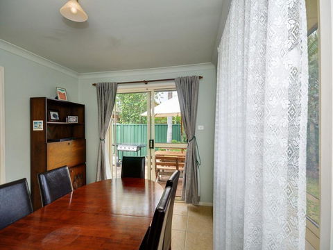 Close To Tea Gardens Waterfront - Events Australia 1