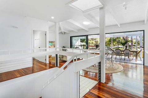 Coastal Luxe In Little Cove, Noosa Heads - Tourism Bookings 2