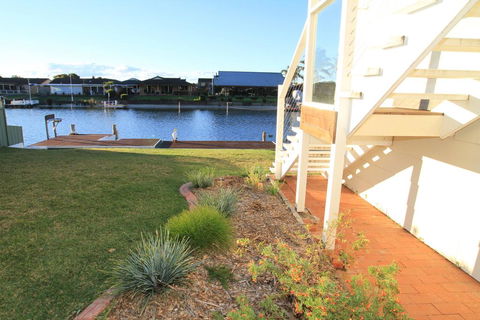 Cockatoo House - Tourism Bookings 1