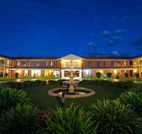 Comfort Inn  Suites King Avenue - Accommodation Europe