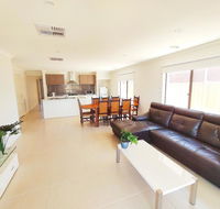 Comfortable 5BR House 6mins to Werribee Station.Great Ocean Road tourist stopover - Events Australia