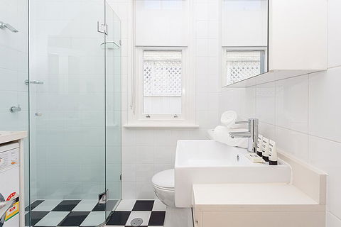 Comfortable Renovated Studio Close To City - Events Australia 3