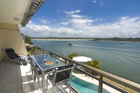 Commodore Apartments - Tourism Bookings 2
