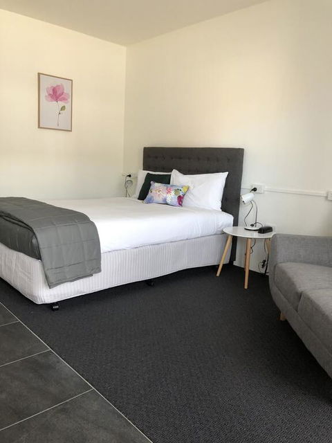 Commodore Motor Inn - Accommodation Europe 2