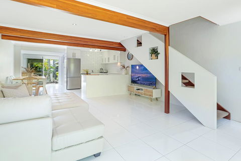 Cool Coastal Chic, Noosaville - Tourism Bookings 3