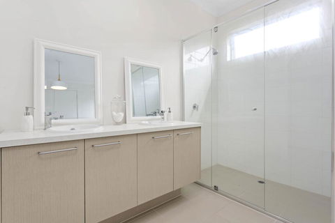 CORYMBIA - MOUNT MARTHA - Events Australia 0