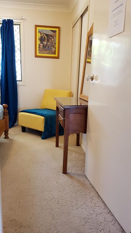 Cosy Quiet Bedroom Ferny Grove - Events Australia 2