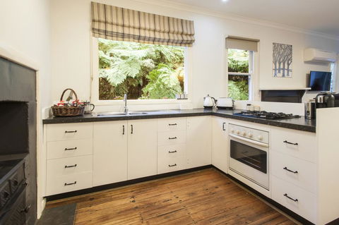 Cottage In The Forest - Events Australia 3