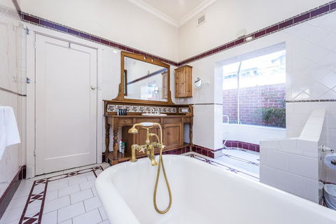 Cottesloe Eclectic House - Events Australia 0