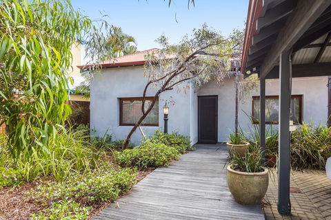 Cottesloe Eclectic House - Events Australia 1