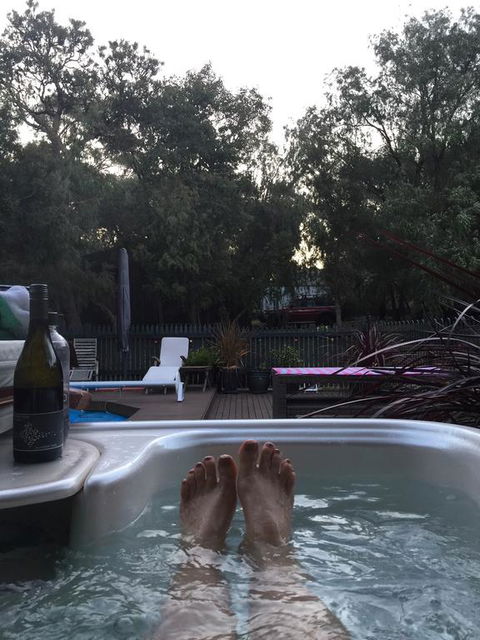 Country Retreat On 1 Acre With Pool, Hot Tub Surrounded By Trees - Events Australia 2