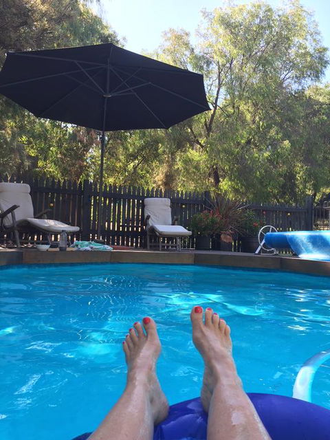 Country Retreat On 1 Acre With Pool, Hot Tub Surrounded By Trees - Events Australia 3