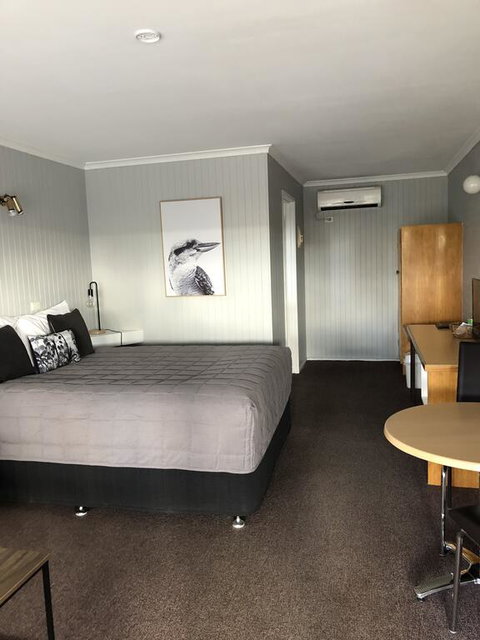 Country Roads Motor Inn - Tourism Bookings 1