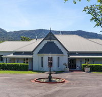 Cowley House - stunning entertainer views pool - Events Australia