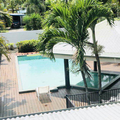 Crazy About Cairns Resort Living - 6 Bedrooms - Events Australia 3