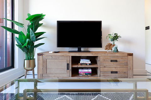 CROWN JEWEL - Hosted By: L'Abode Accommodation - Events Australia 3