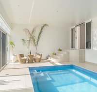 Currawong Close - Heated Pool Home Theatre WiFi 4 bdrm Pool Table - Events Australia