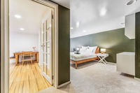 Darling Suite - Newly renovated on the river access to the Tan South Yarra station or Chapel St