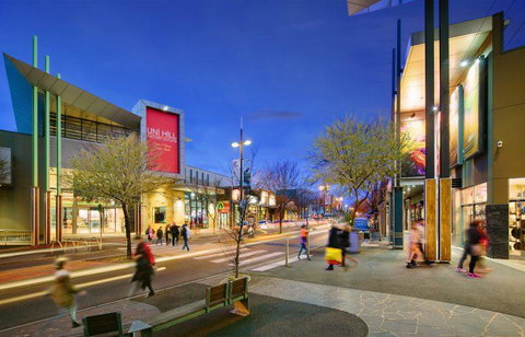 Delicate And Peaceful Bundoora Townhouse 11-R3 - Events Australia 3