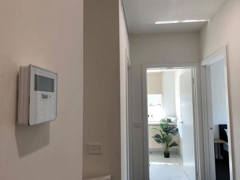 Delicate And Peaceful Bundoora Townhouse 20-R1 - Events Australia 0