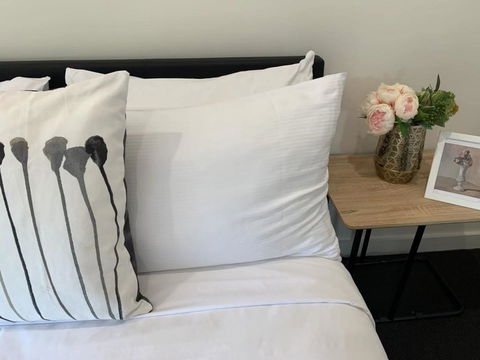 Delicate And Peaceful Bundoora Townhouse 20-R1 - Events Australia 1