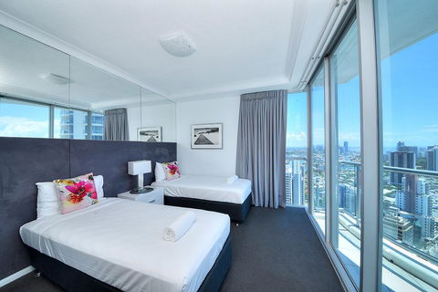 Deluxe Chevron Renaissance - Tourism Bookings 1