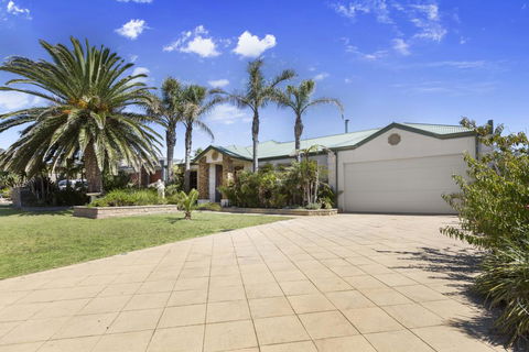 DIAMOND BAY RETREAT - SORRENTO - Events Australia 2