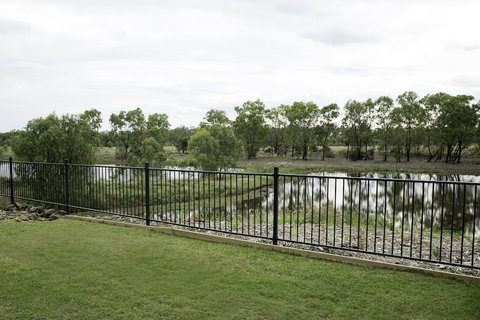 Direct Hotels - Villas On Rivergum - Accommodation Europe 2