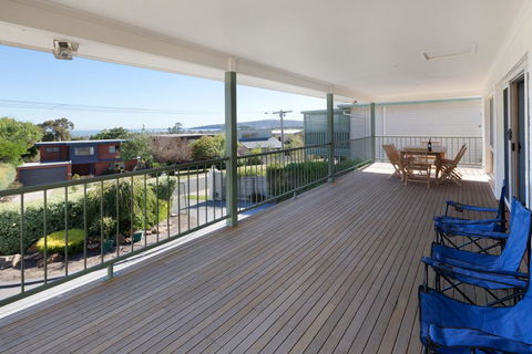 DROMANA BAY VIEWS - DROMANA - Events Australia 0