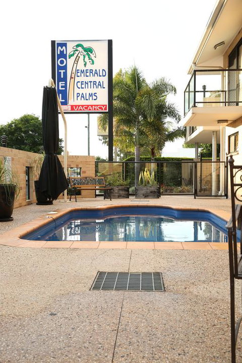 Emerald Central Palms Motel - Events Australia 3