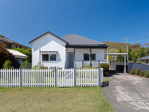 Escape To The Cottage 68 Tomaree Rd Pet Friendly And Boat Parking And WIFI - Tourism Bookings 1