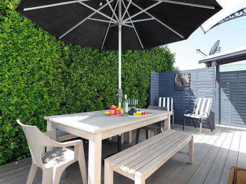 Escape To The Cottage 68 Tomaree Rd Pet Friendly And Boat Parking And WIFI - Tourism Bookings 3