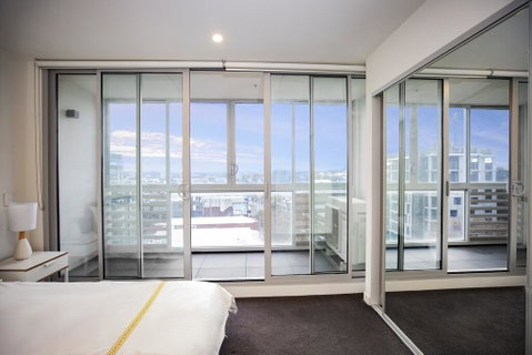 Everhome Spencer Street 704 - Tourism Bookings 1