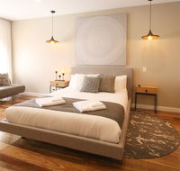 EVOLVE Near Adelaide CBD - Netflix / Wine / Lock up Garage - Events Australia